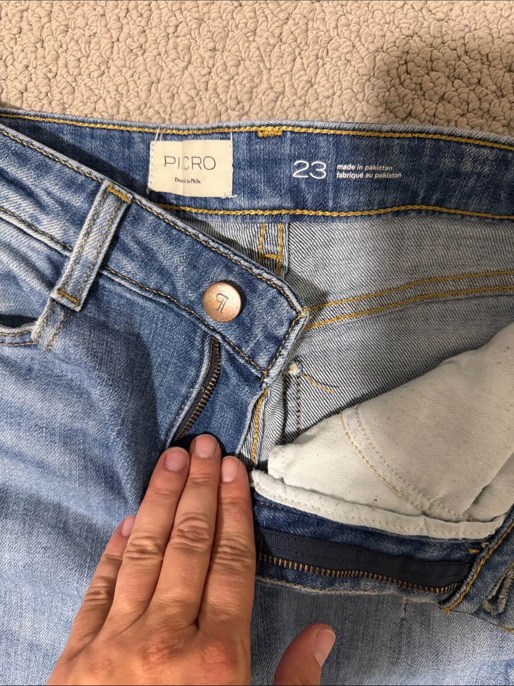 Pilcro Kenna Mid Rise Barrel Jeans in Medium Blue Wash - 23 - Picture 3 of 11